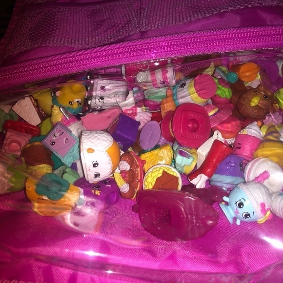 Shopkins early series lot and collection carrying case - Picture 2 of 7